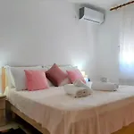 Sazani\'S Place